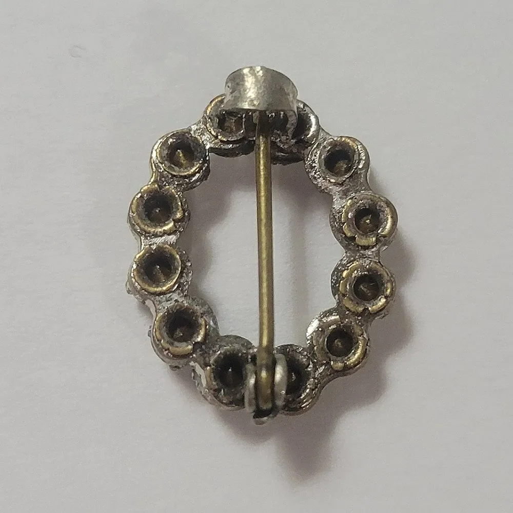 Early Rhinestone Oval Pin Clear Rhinestones Gold Tone Metal